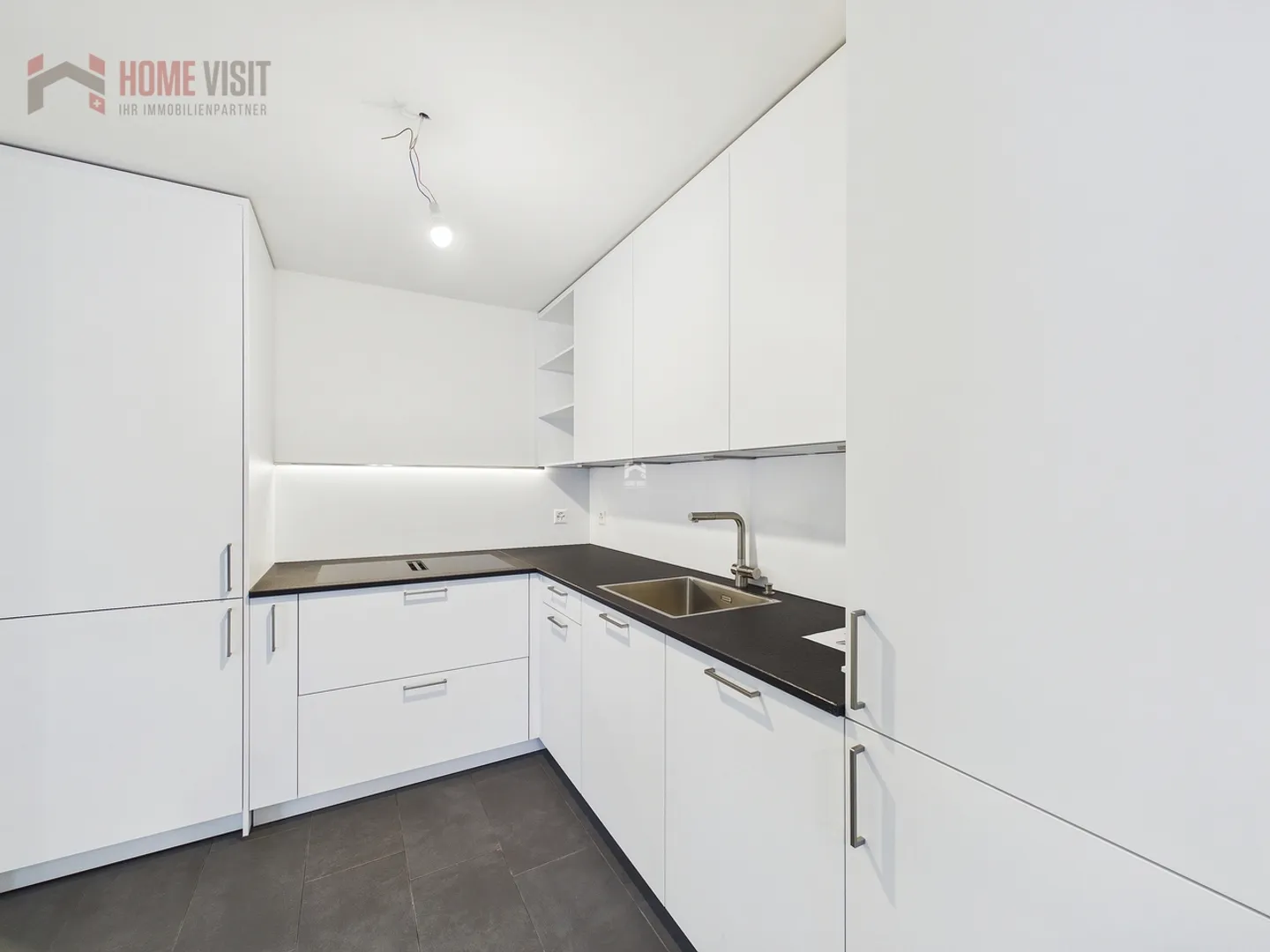 Moderne 3.5-Zimmer-Wohnung mit Balkon - Foto 3 von 14