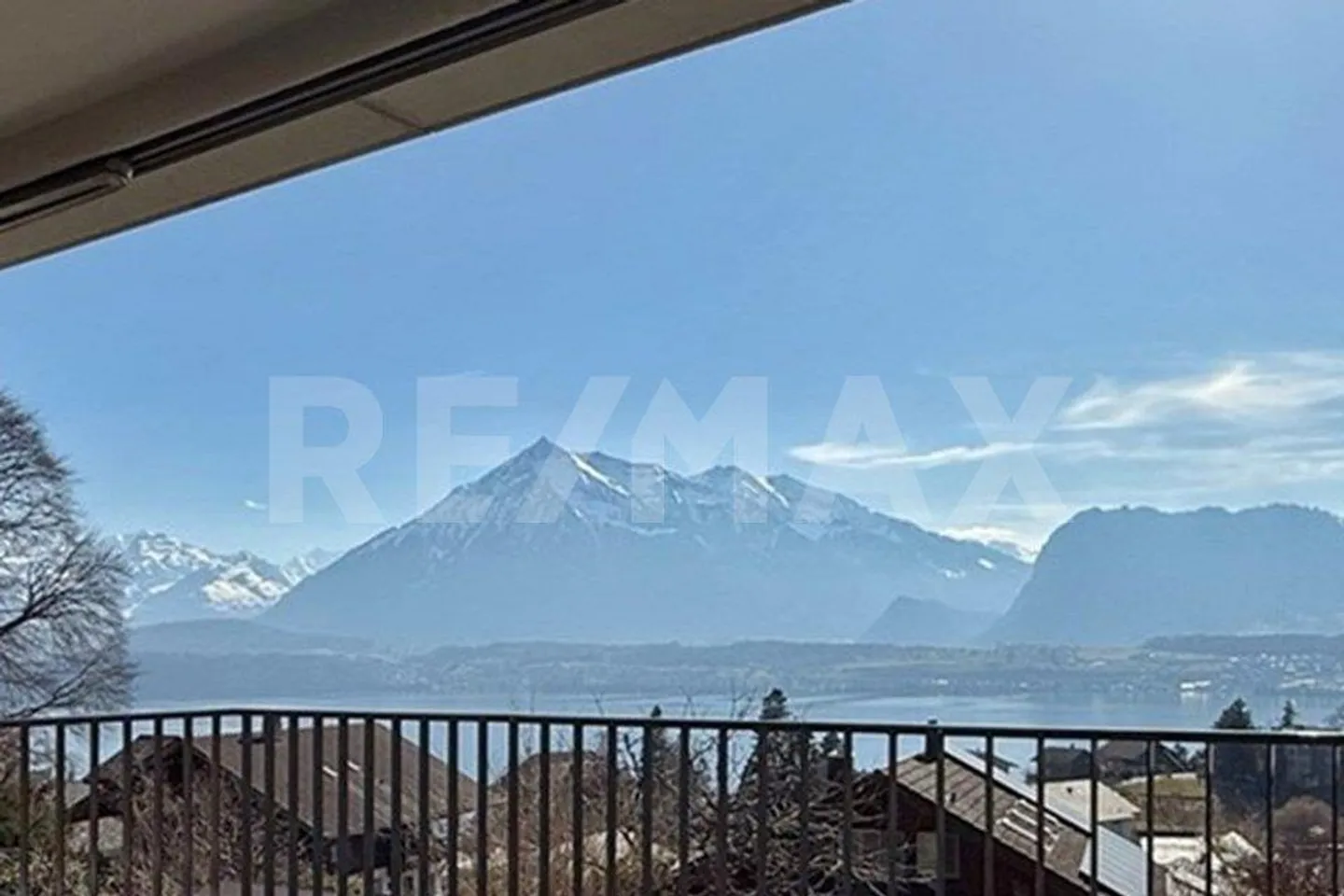 Nouvelle construction avec espace de conception - Vue de rêve sur le lac et les montagnes - Photo 2 sur 8