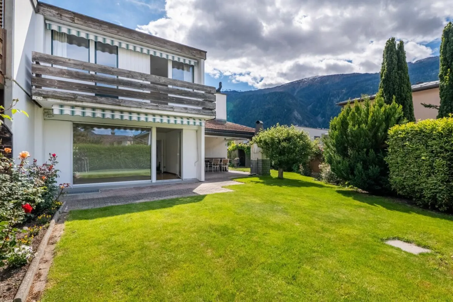 Plus que quatre murs : maison de ville de 4,5 pièces avec jardin, balcon et meilleures connexions - Photo 1 sur 16