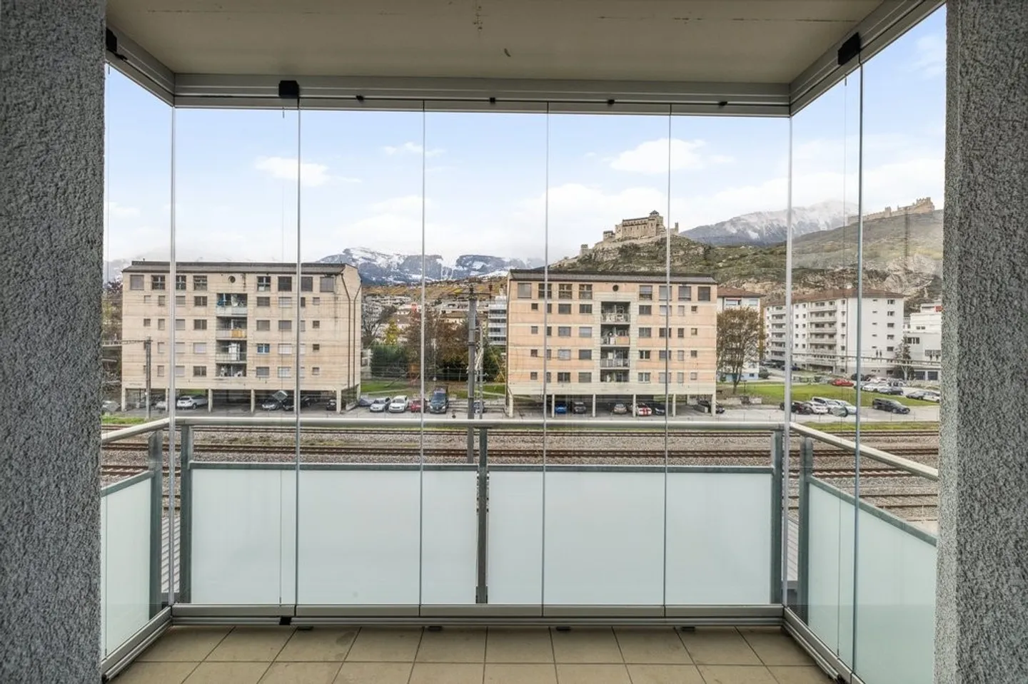 Stai cercando un pied-à-terre vicino al centro con posto auto? - Foto 2 di 6