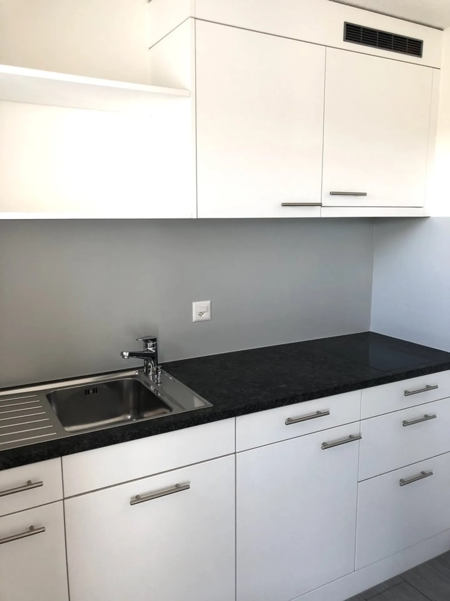 Charmantes Studio mit sonnigem Balkon - Foto 1 von 5