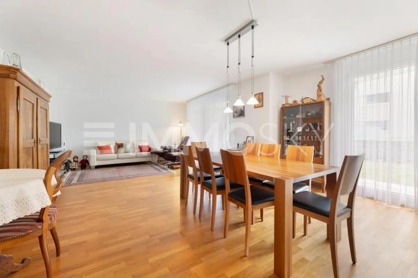 Light and Sun: Attractive Apartment with Two Seating Areas - Photo 2 of 5