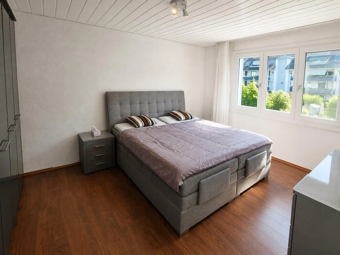 Modernized 4.5-room apartment with sunny balcony in Kriens - Photo 3 of 11
