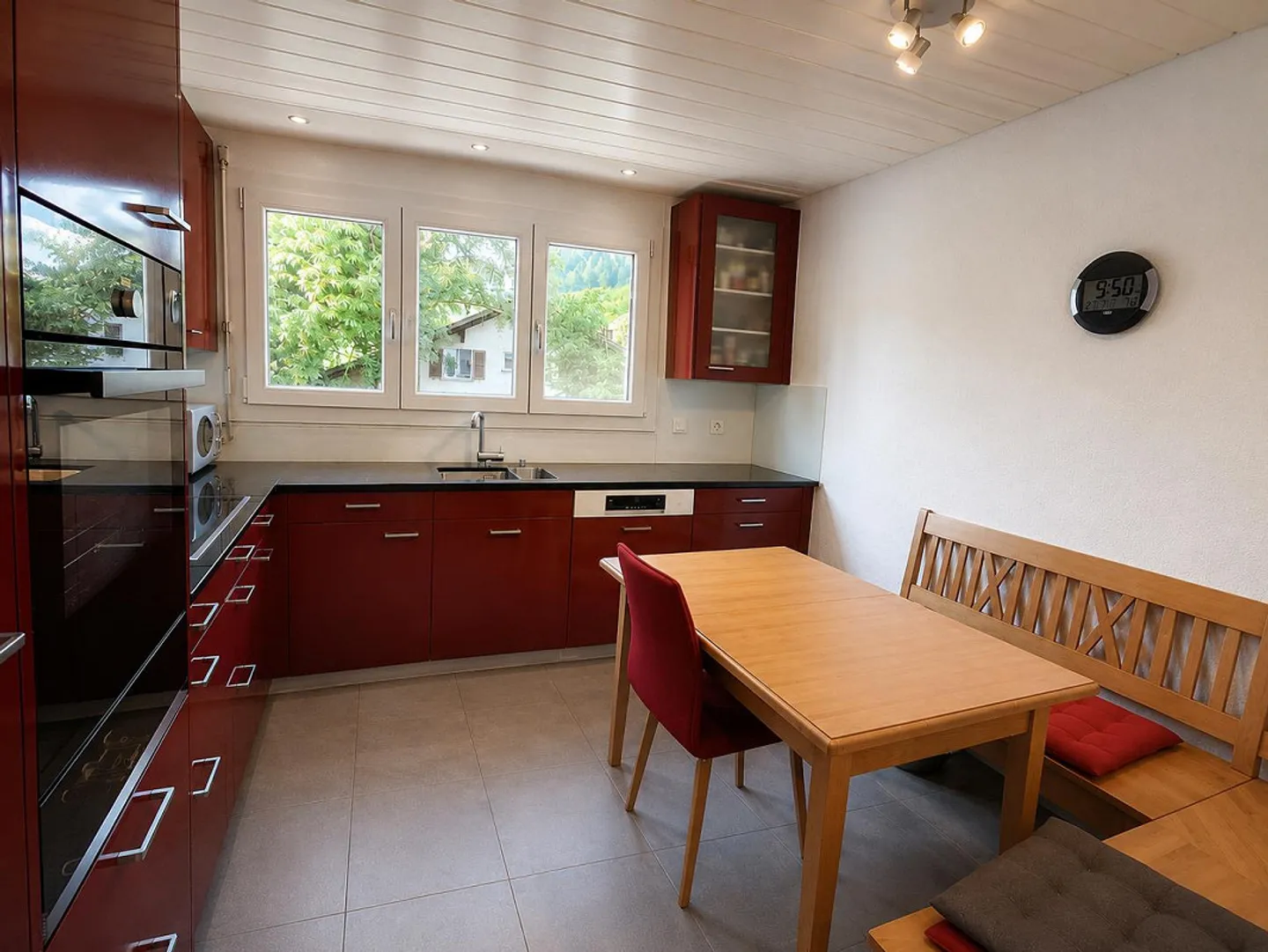 Modernized 4.5-room apartment with sunny balcony in Kriens - Photo 6 of 11