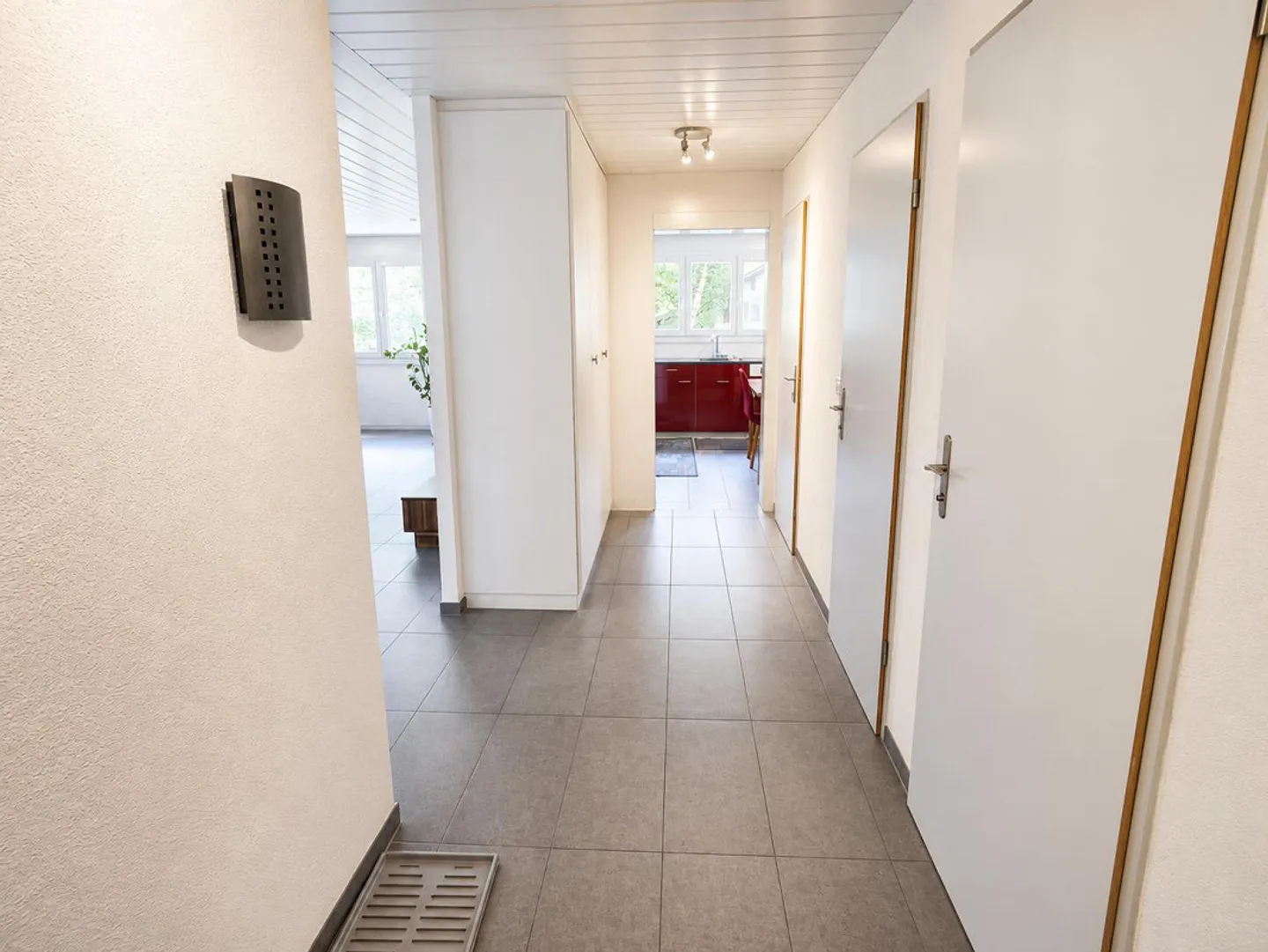 Modernized 4.5-room apartment with sunny balcony in Kriens - Photo 7 of 11