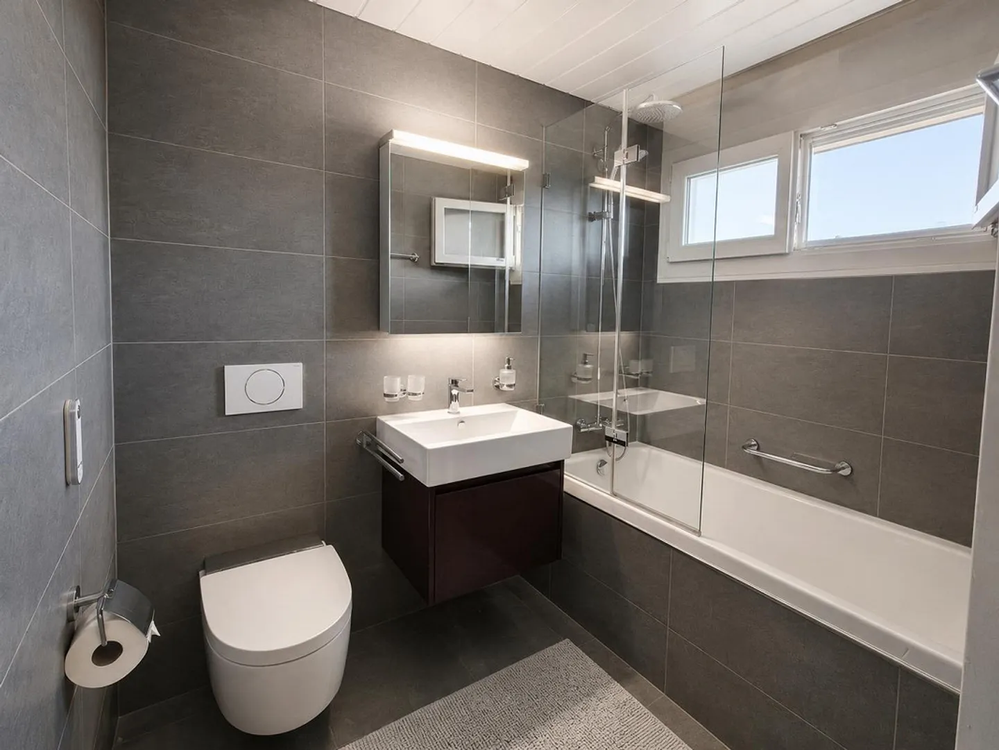 Modernized 4.5-room apartment with sunny balcony in Kriens - Photo 9 of 11