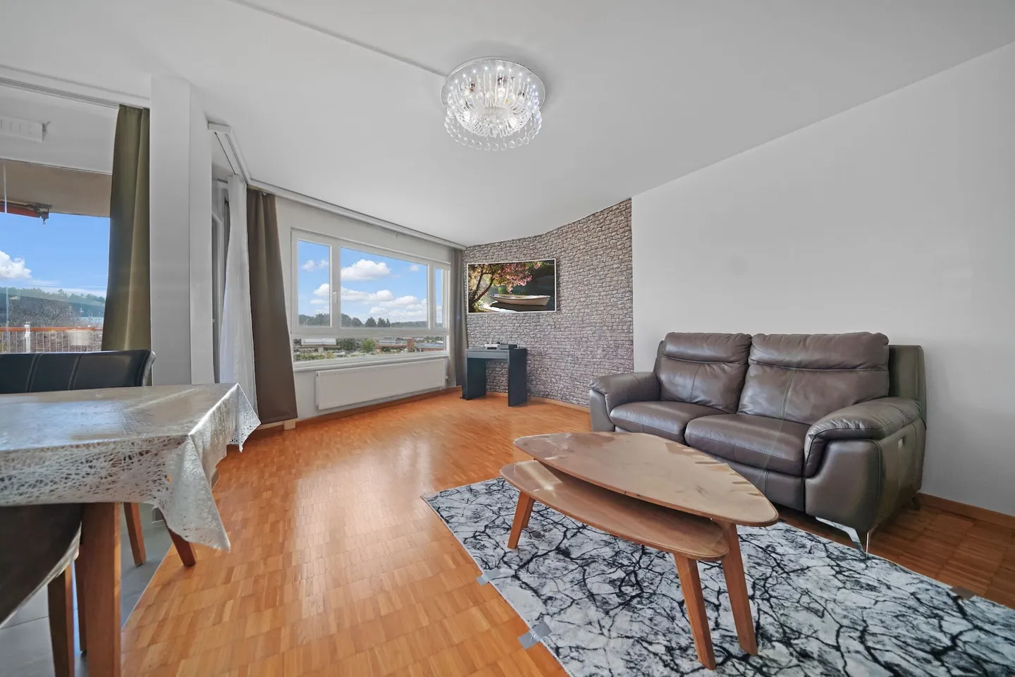 Bright, central 4.5-room condominium with a wide view - Photo 4 of 16