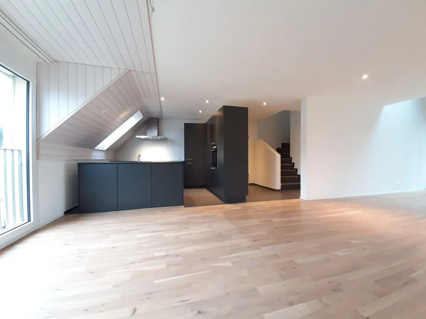 Moderne 5.5-Zimmer-Maisonette - Foto 1 von 13