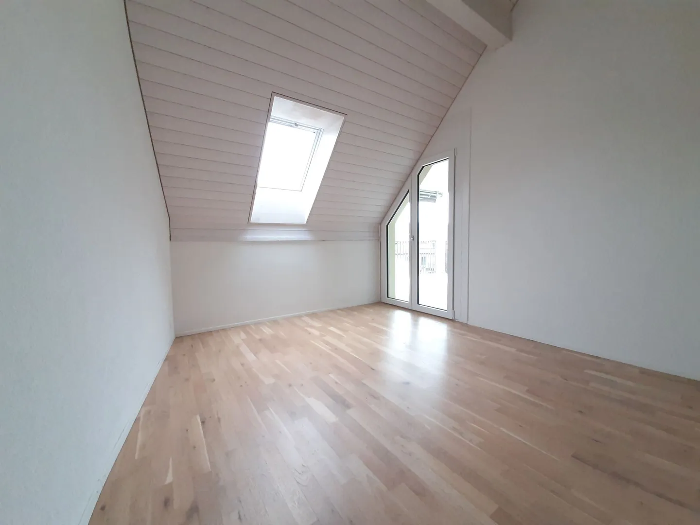 Moderne 5.5-Zimmer-Maisonette - Foto 4 von 13