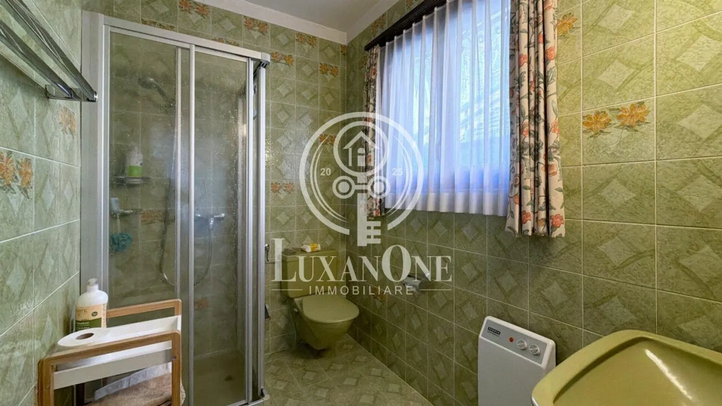 Le charme du Tessin rencontre le panorama - 4,5 pièces avec vue sur le lac à 180° - Photo 16 sur 17