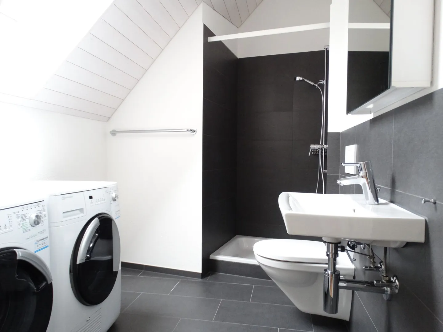 Moderne 5.5-Zimmer-Maisonette - Foto 9 von 13