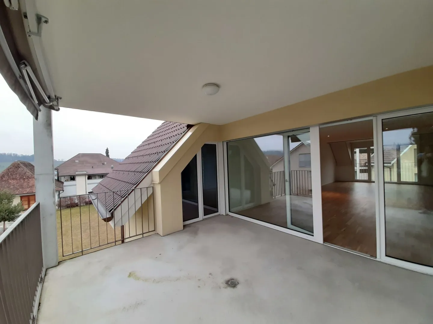 Moderne 5.5-Zimmer-Maisonette - Foto 10 von 13