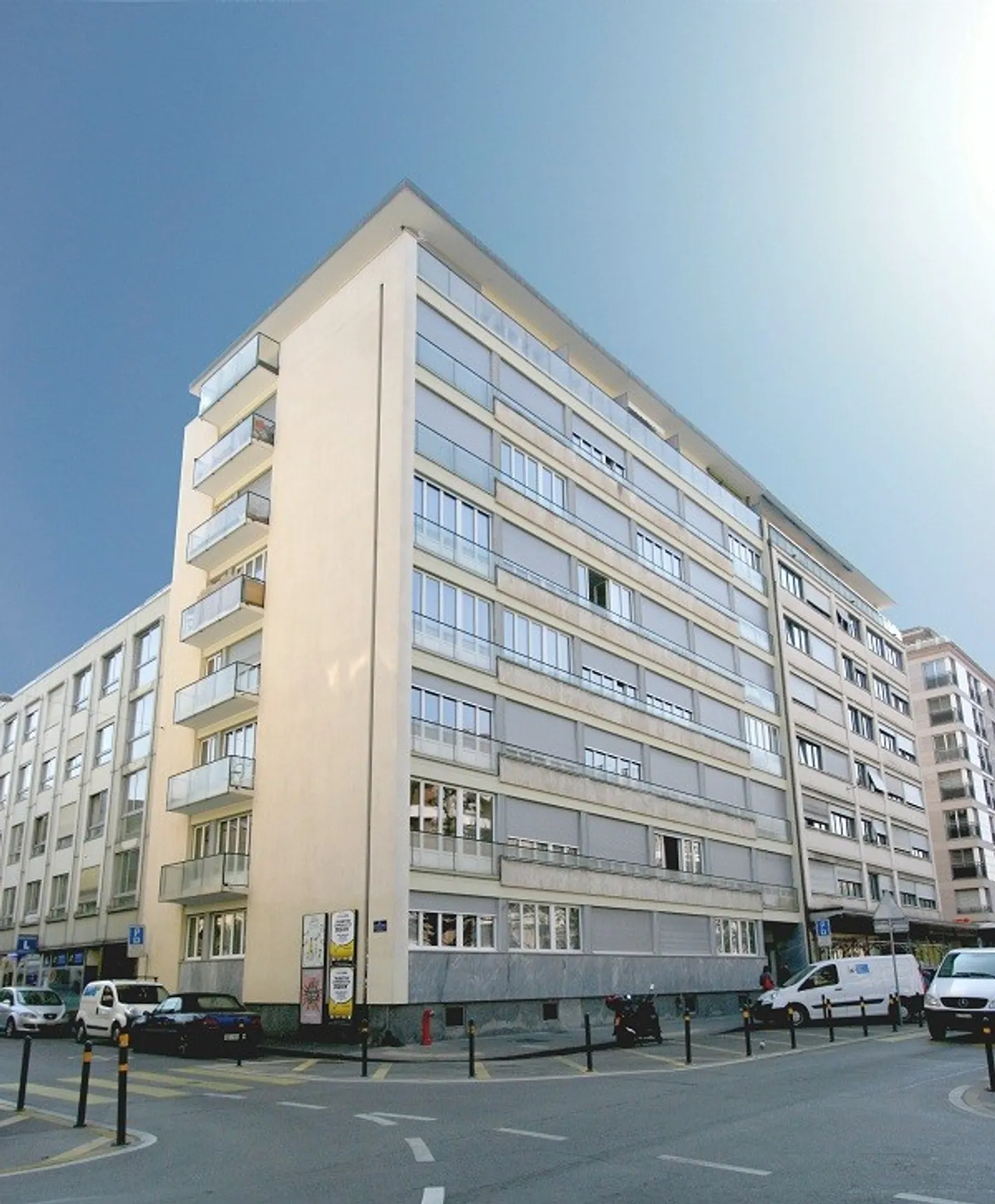 Appartamento con 3 camere e balcone a Plainpalais - Foto 1 di 11