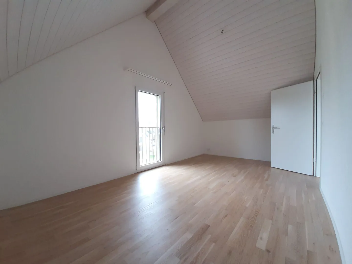 Moderne 5.5-Zimmer-Maisonette - Foto 7 von 13