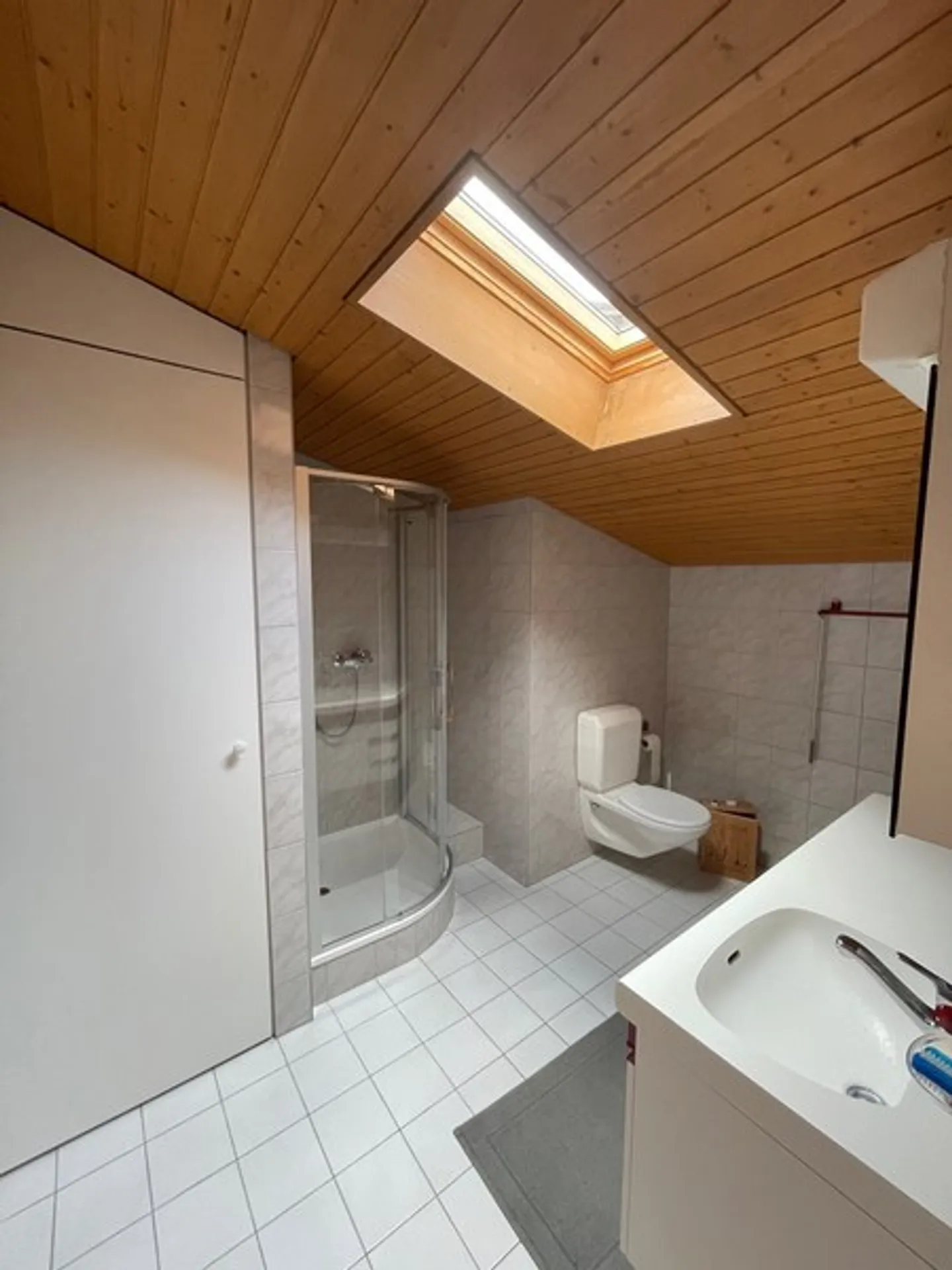 Vendiamo una casa ticinese con 2 appartamenti - Foto 9 di 11