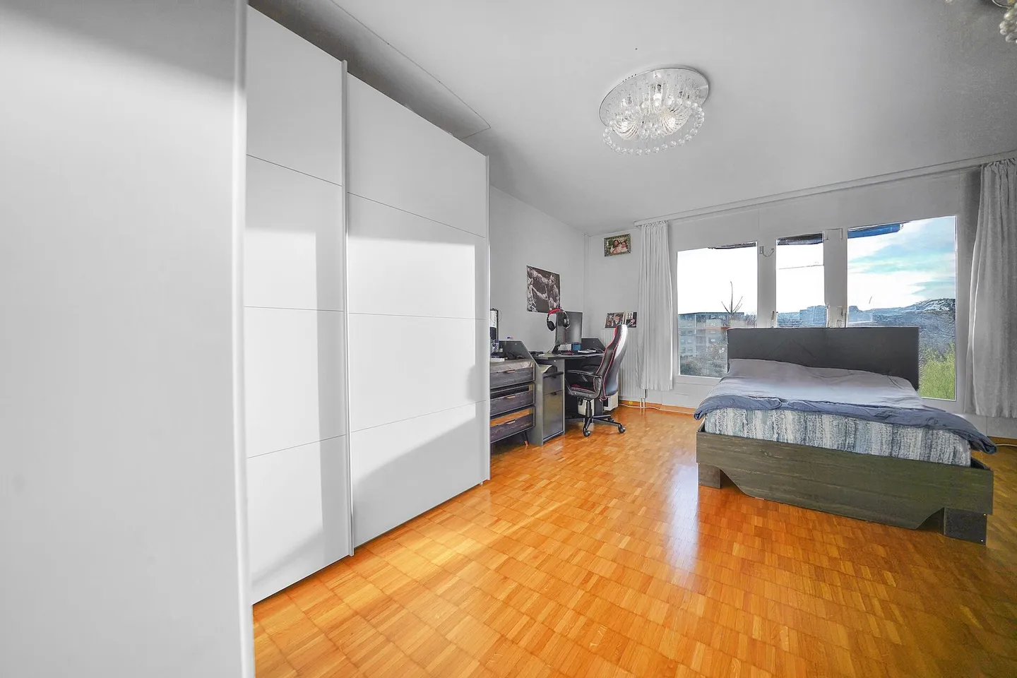 Bright, central 4.5-room condominium with a wide view - Photo 9 of 16