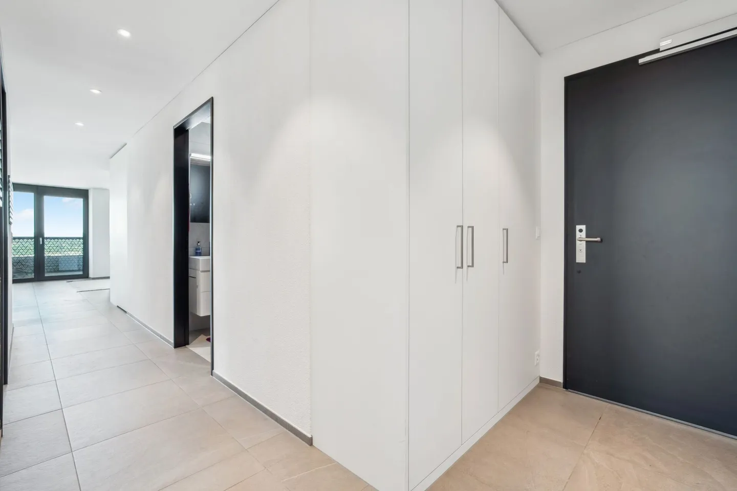 Rare, appartement de 4.5 pièces proche des nuages au 24ème étage - Photo 5 sur 13