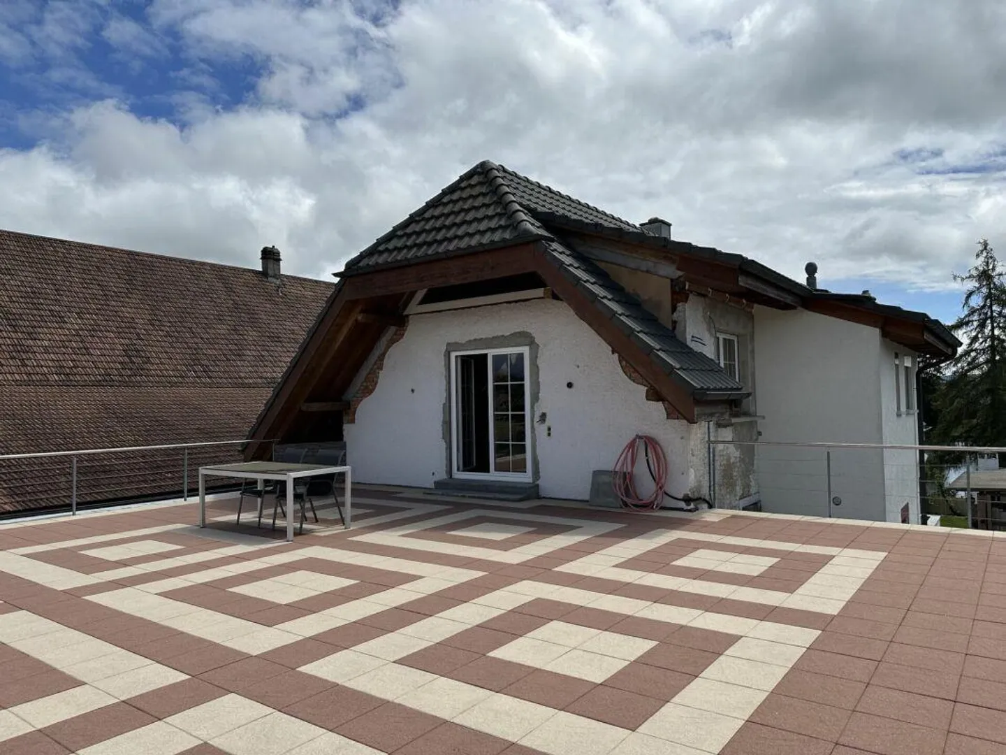 Lovingly renovated residential house with workshop and plenty of space for your ... - Photo 12 of 13