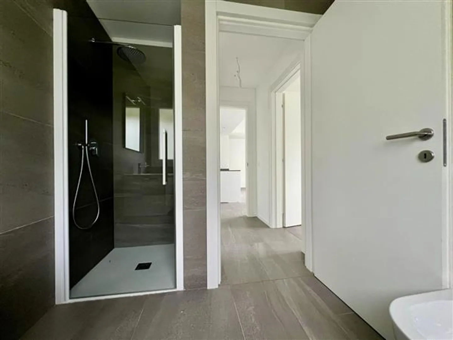 Caslano: 2.5 Room Apartment - Photo 11 of 12