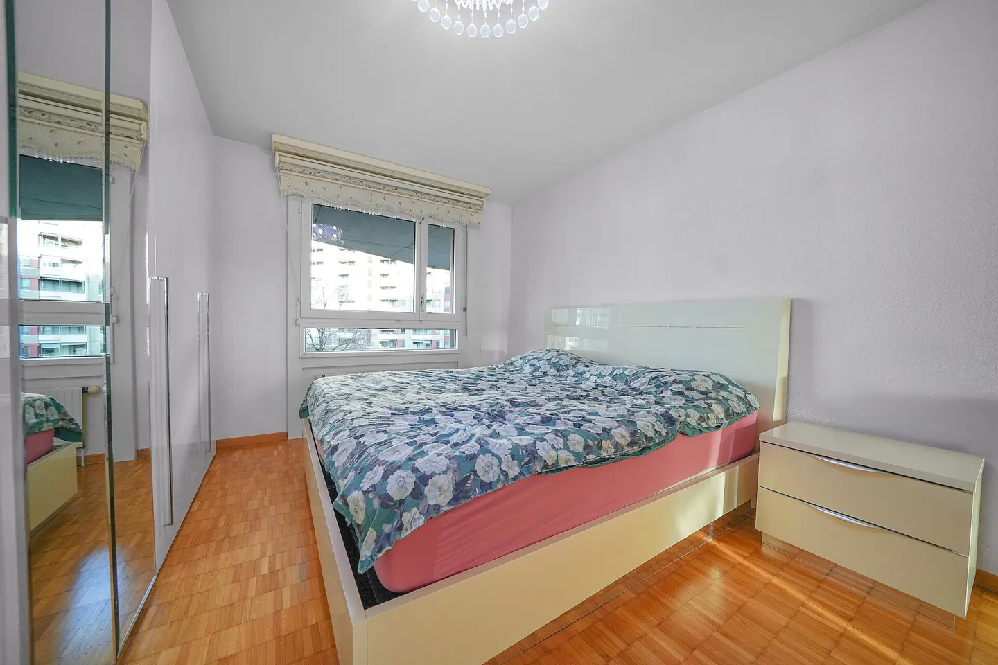 Bright, central 4.5-room condominium with a wide view - Photo 10 of 16