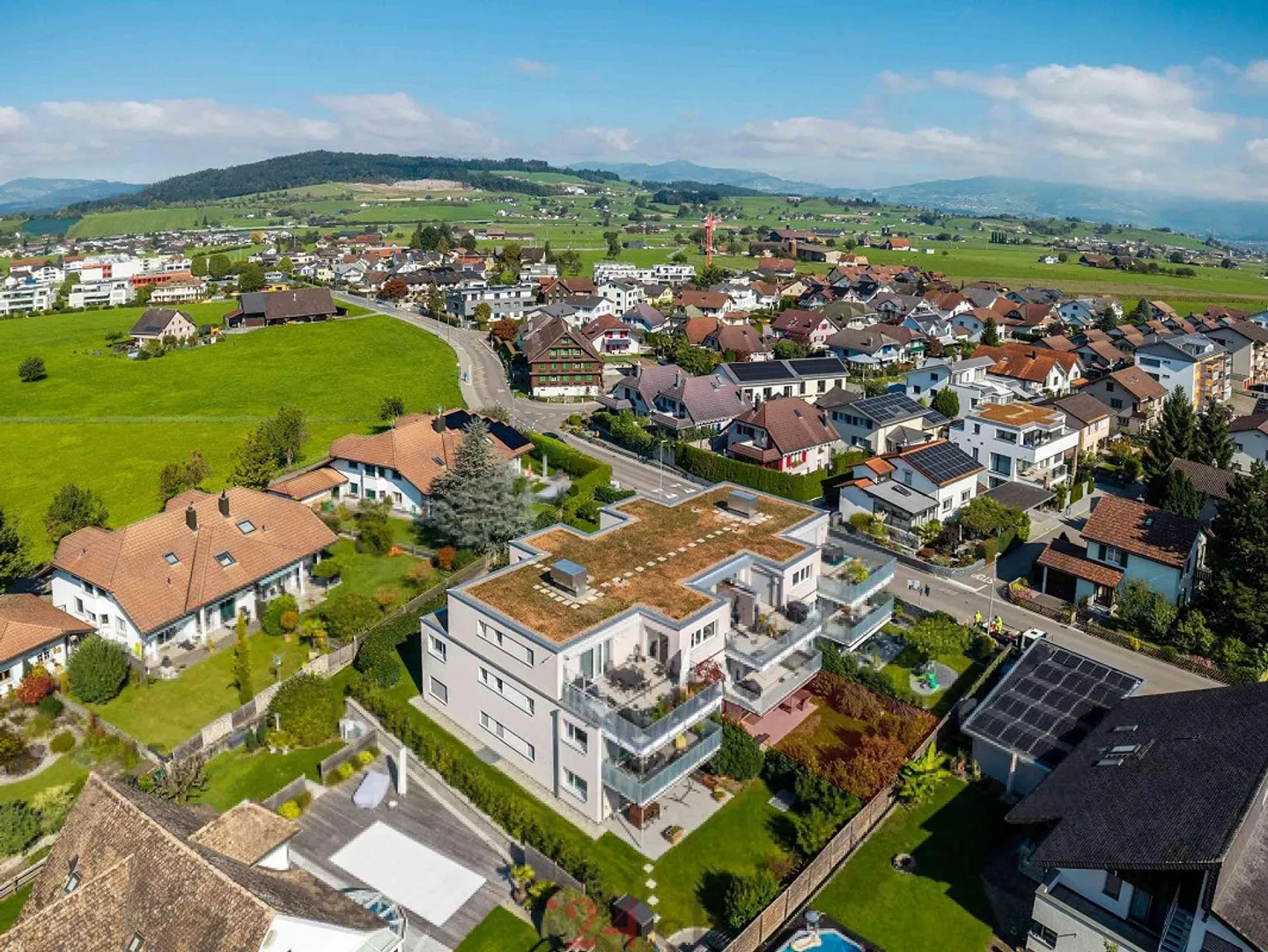 Moderno appartamento giardino 2.5 locali in posizione centrale a Siebnen SZ - Foto 1 di 14