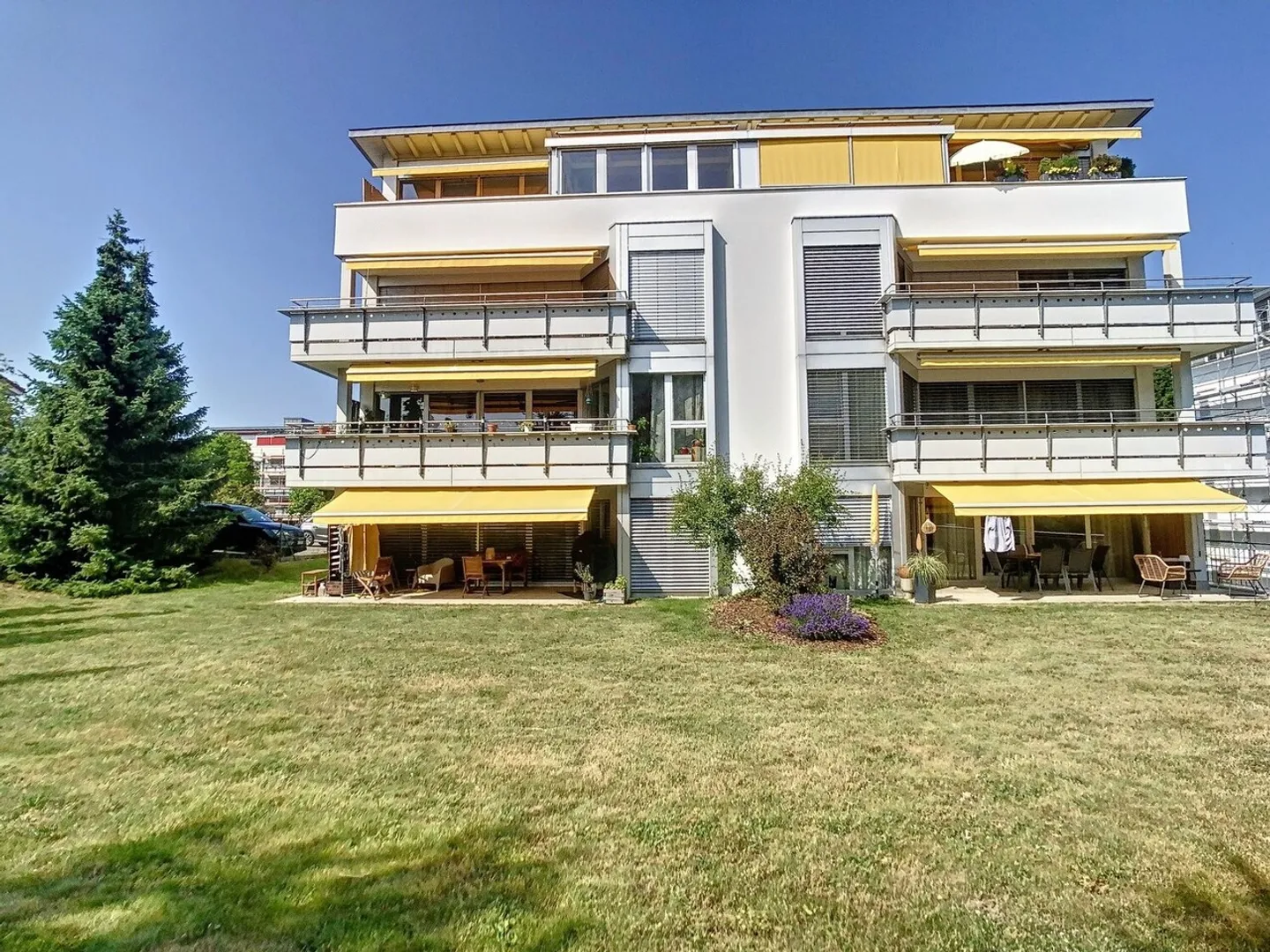 BRIGHT APARTMENT IN BULLE - Photo 1 of 2