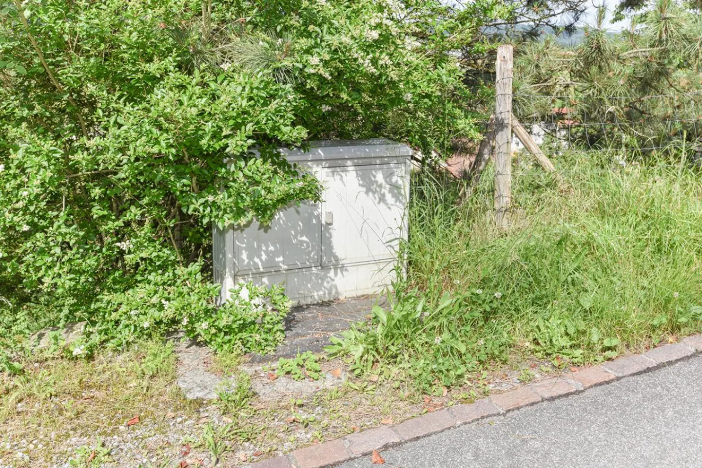For Fr. 740.-/m2 building land without architectural obligation - Photo 7 of 16