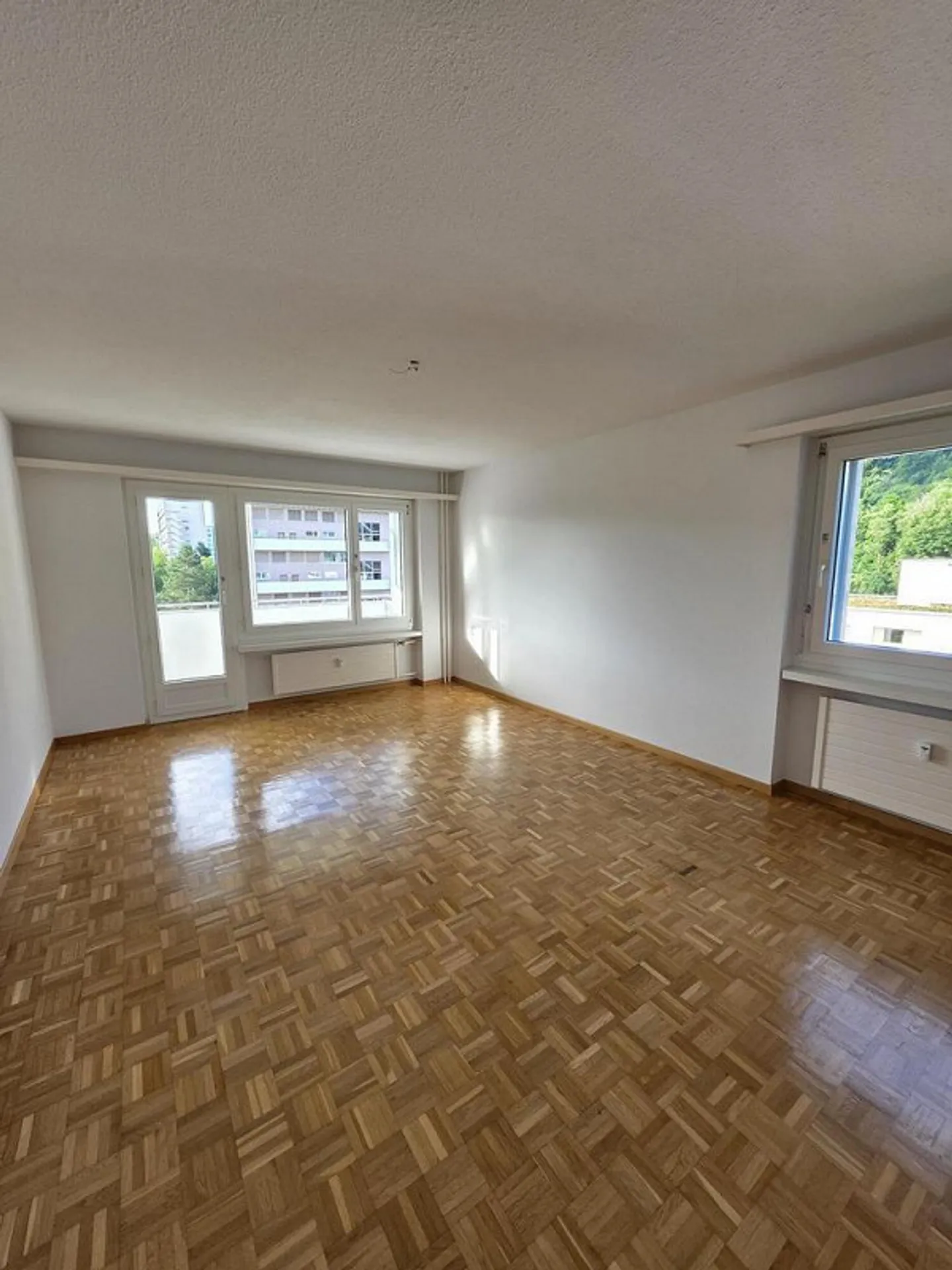 Appartamento ristrutturato di 3,5 locali in affitto a Spreitenbach! - Foto 3 di 8