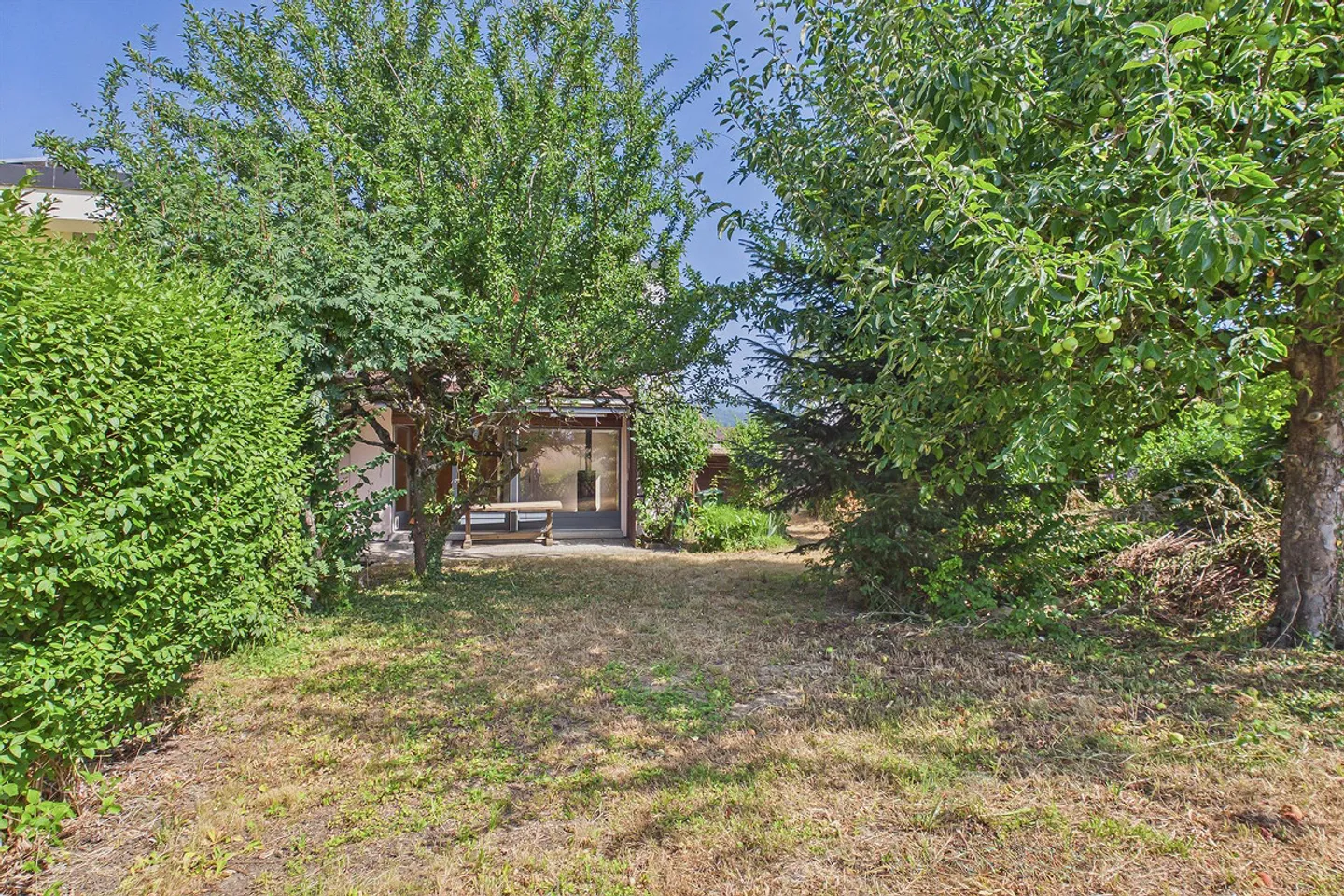 Charming 5-Room Townhouse in Ipsach - Photo 11 of 12