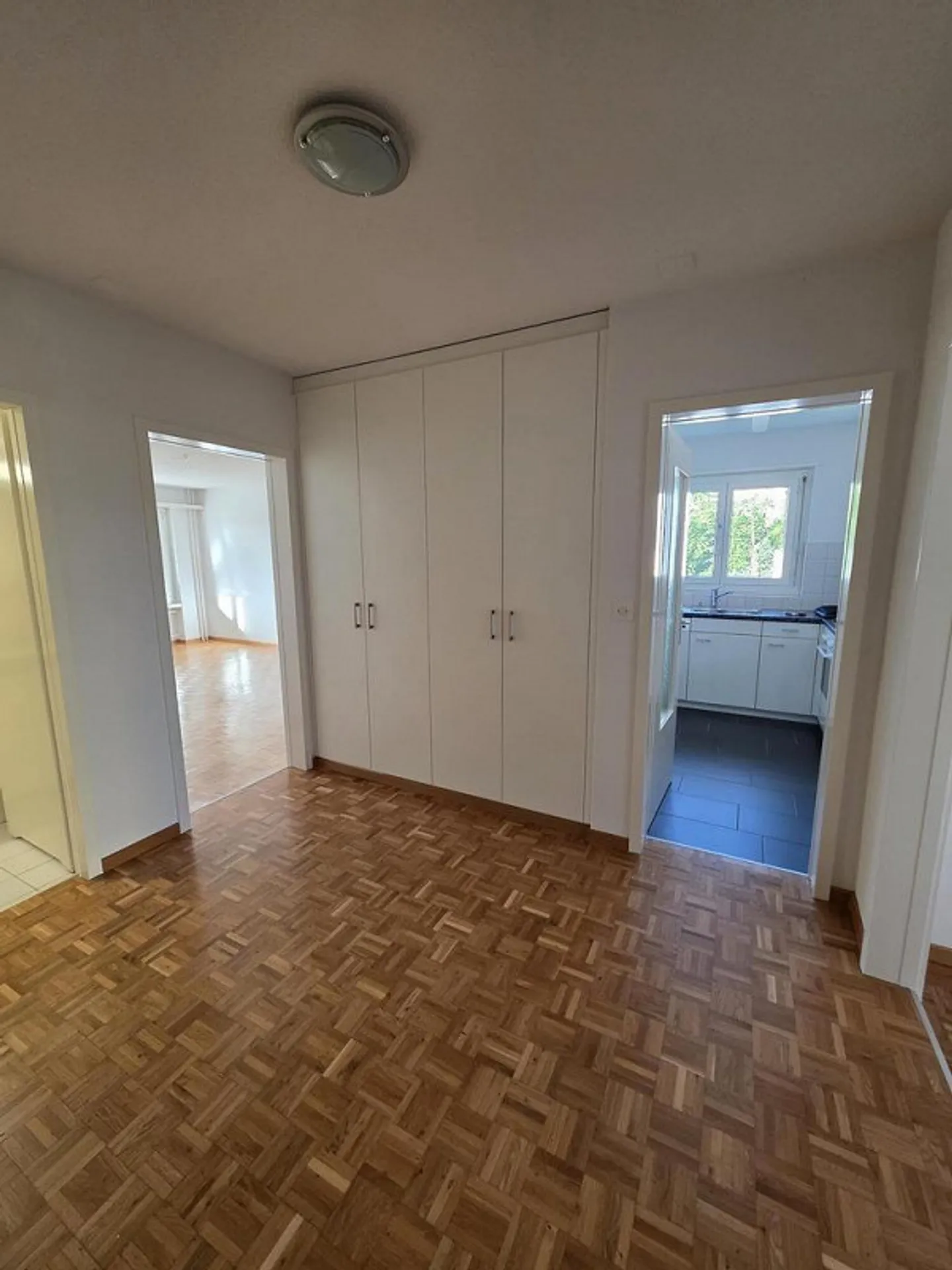 Appartamento ristrutturato di 3,5 locali in affitto a Spreitenbach! - Foto 6 di 8