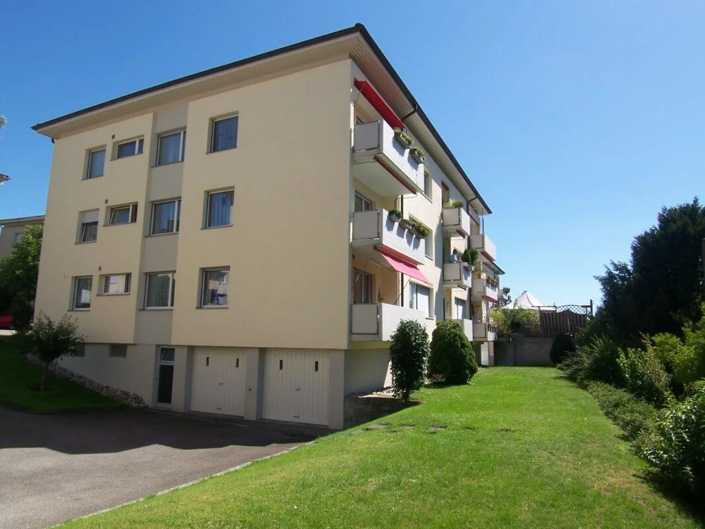 Zona residenziale tranquilla con vista mozzafiato - Foto 1 di 7
