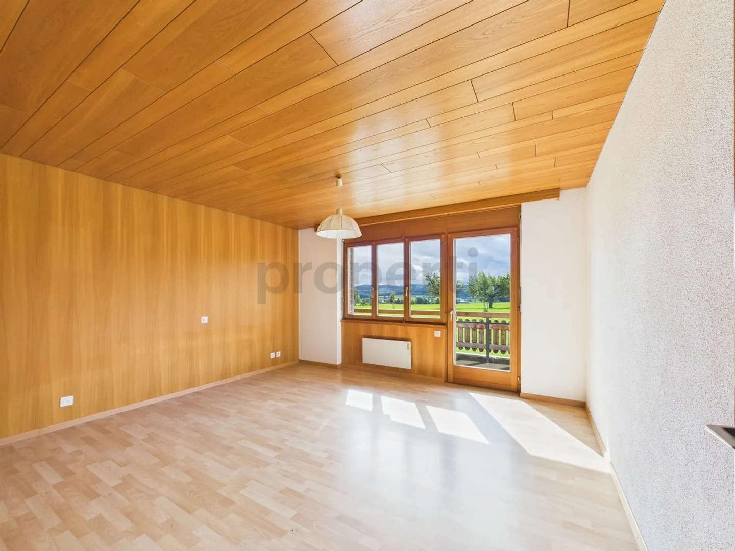 Attraktive 5-Zimmer-Wohnung mit wunderschöner Aussicht in Amlikon-B... - Foto 5 von 11