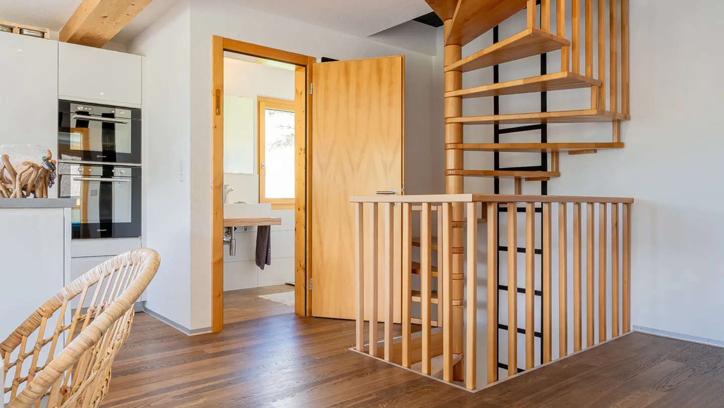Moderno appartamento di 4,5 stanze con vista ottimale a Bürchen - Foto 8 di 13