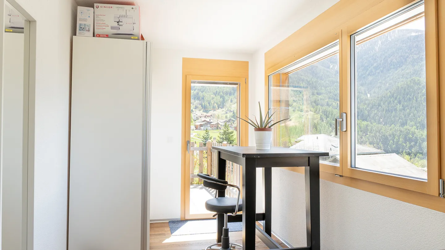 Moderno appartamento di 4,5 stanze con vista ottimale a Bürchen - Foto 10 di 13