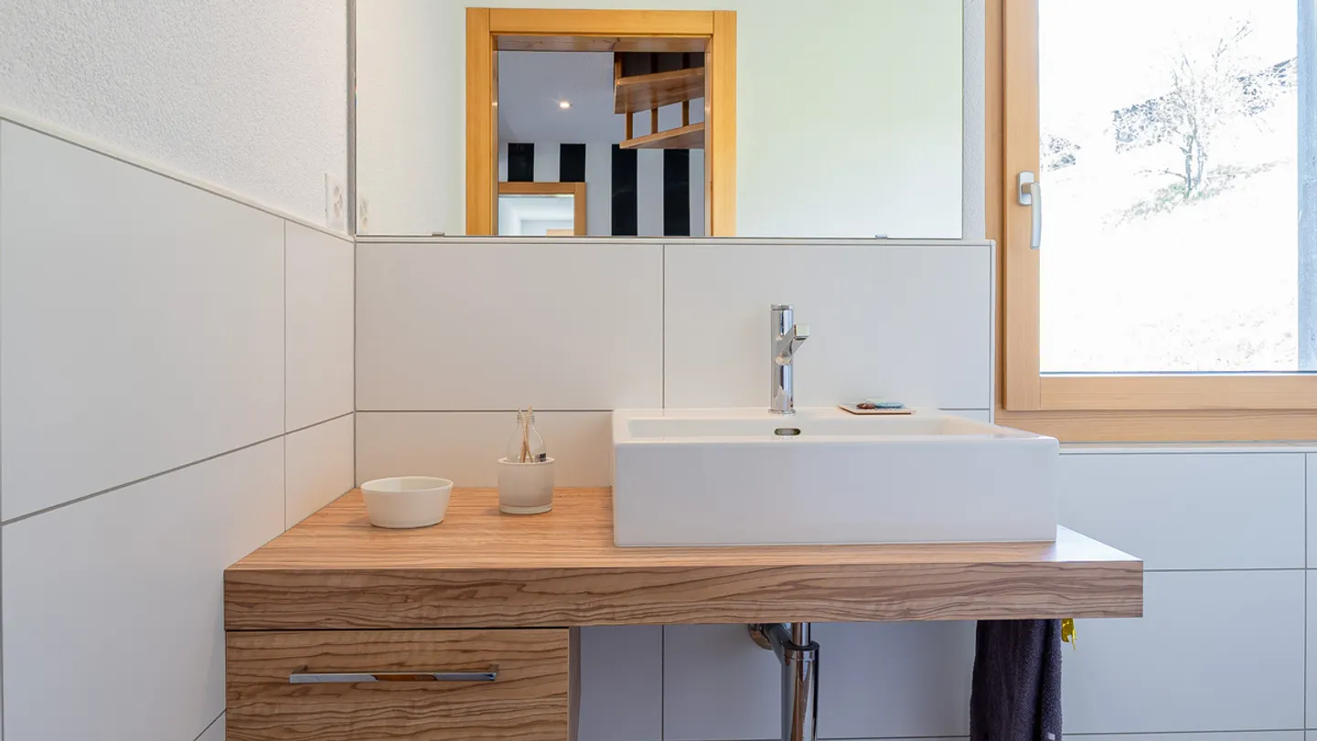 Moderno appartamento di 4,5 stanze con vista ottimale a Bürchen - Foto 11 di 13