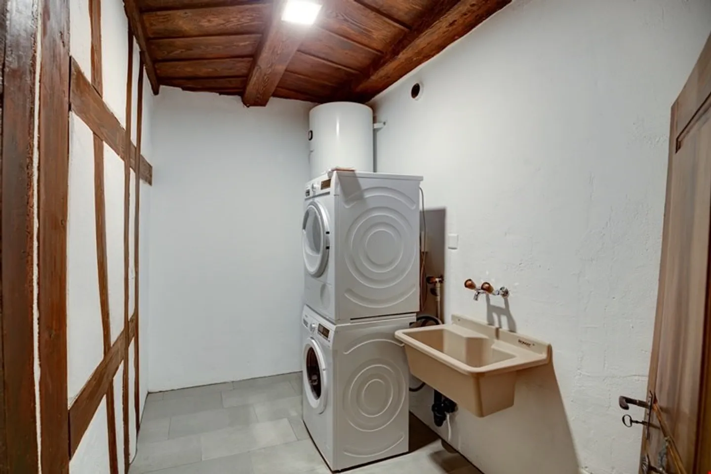 Liebhaberobjekt: charmante 4.5-Zimmerwohnung zu vermieten - Foto 13 von 14