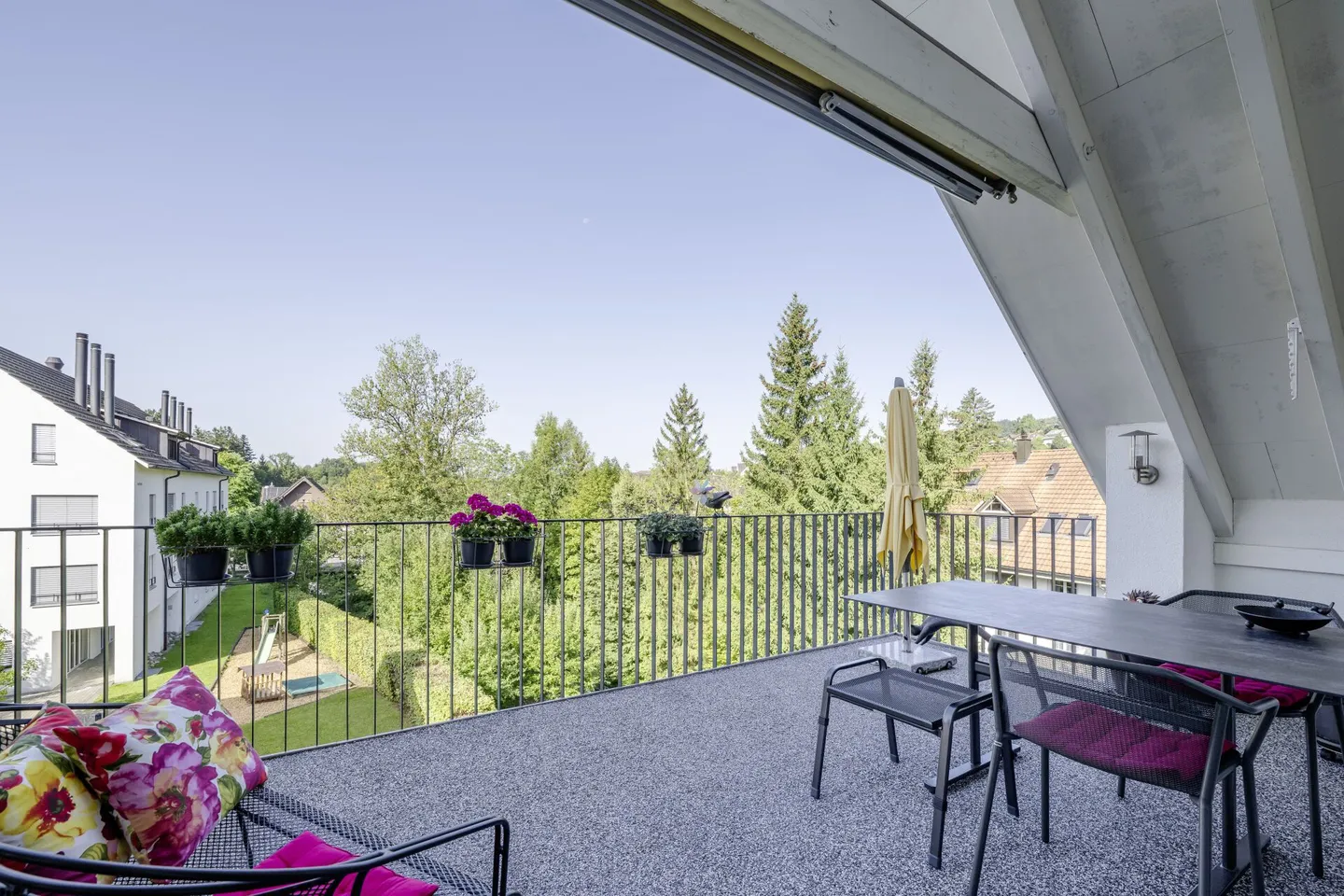 Lichtdurchflutete Maisonette-Dachwohnung im Herzen von Bäretswil - Foto 6 von 6