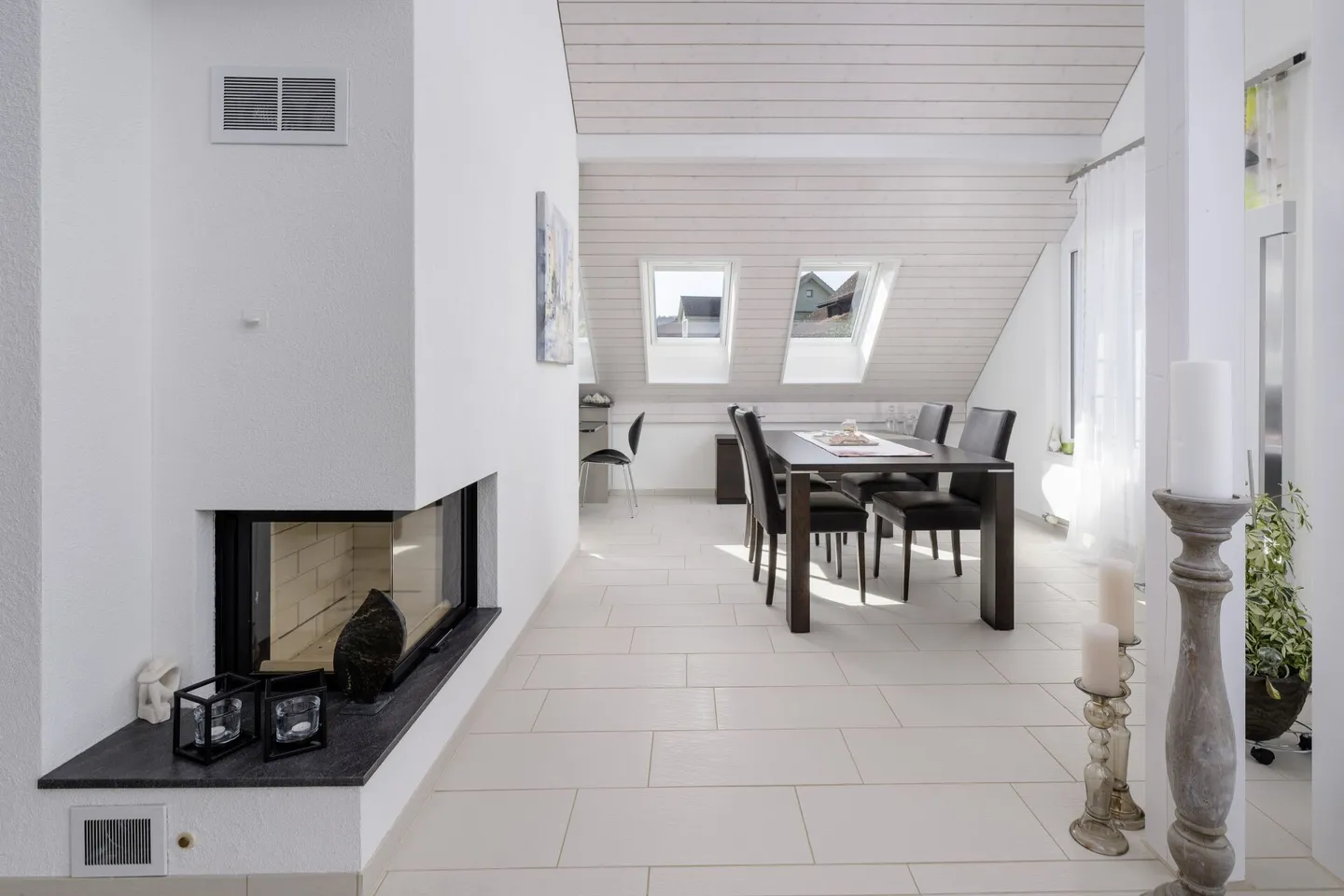 Lichtdurchflutete Maisonette-Dachwohnung im Herzen von Bäretswil - Foto 2 von 6
