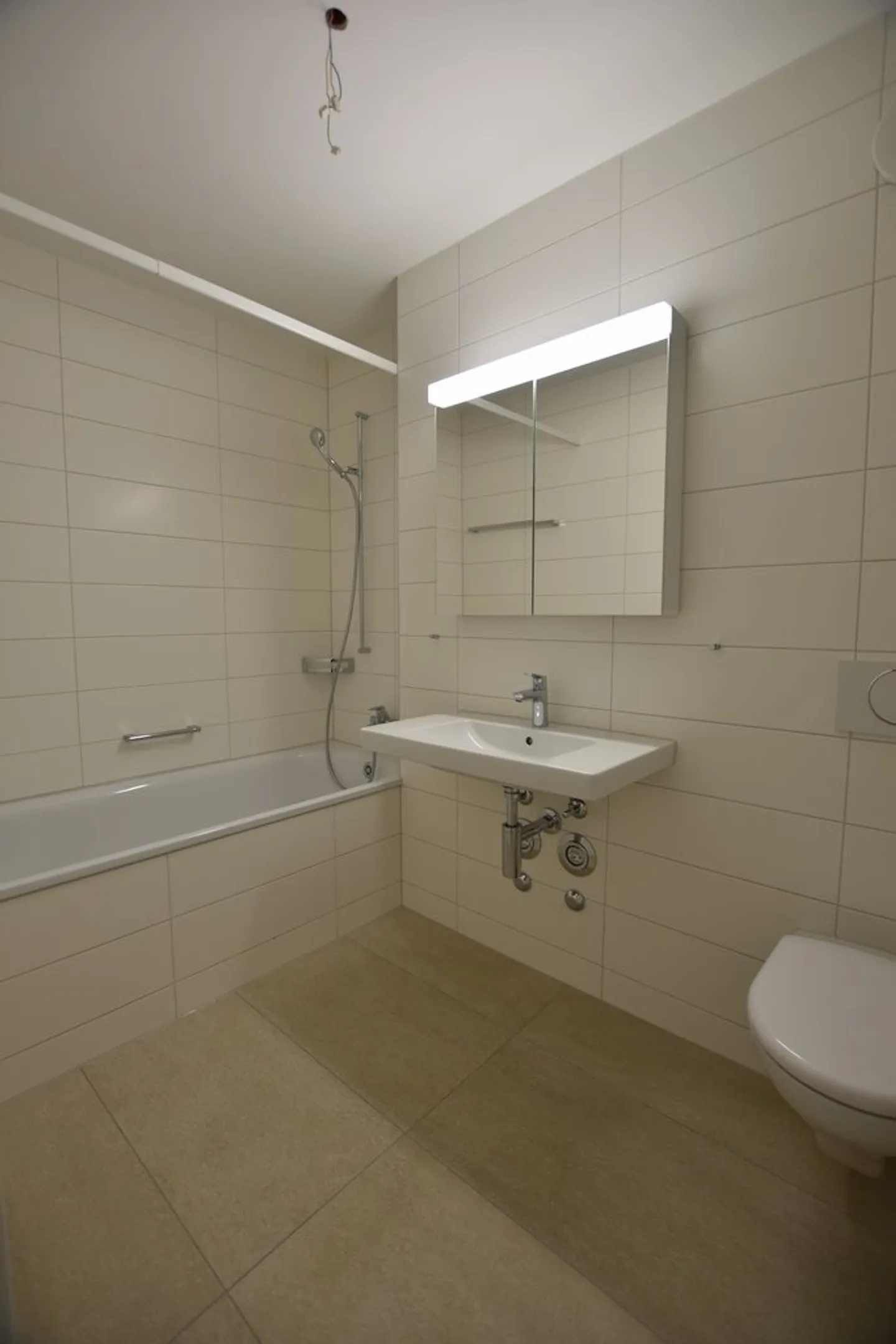 Moderno appartamento di 2,5 stanze con loggia - Foto 4 di 10
