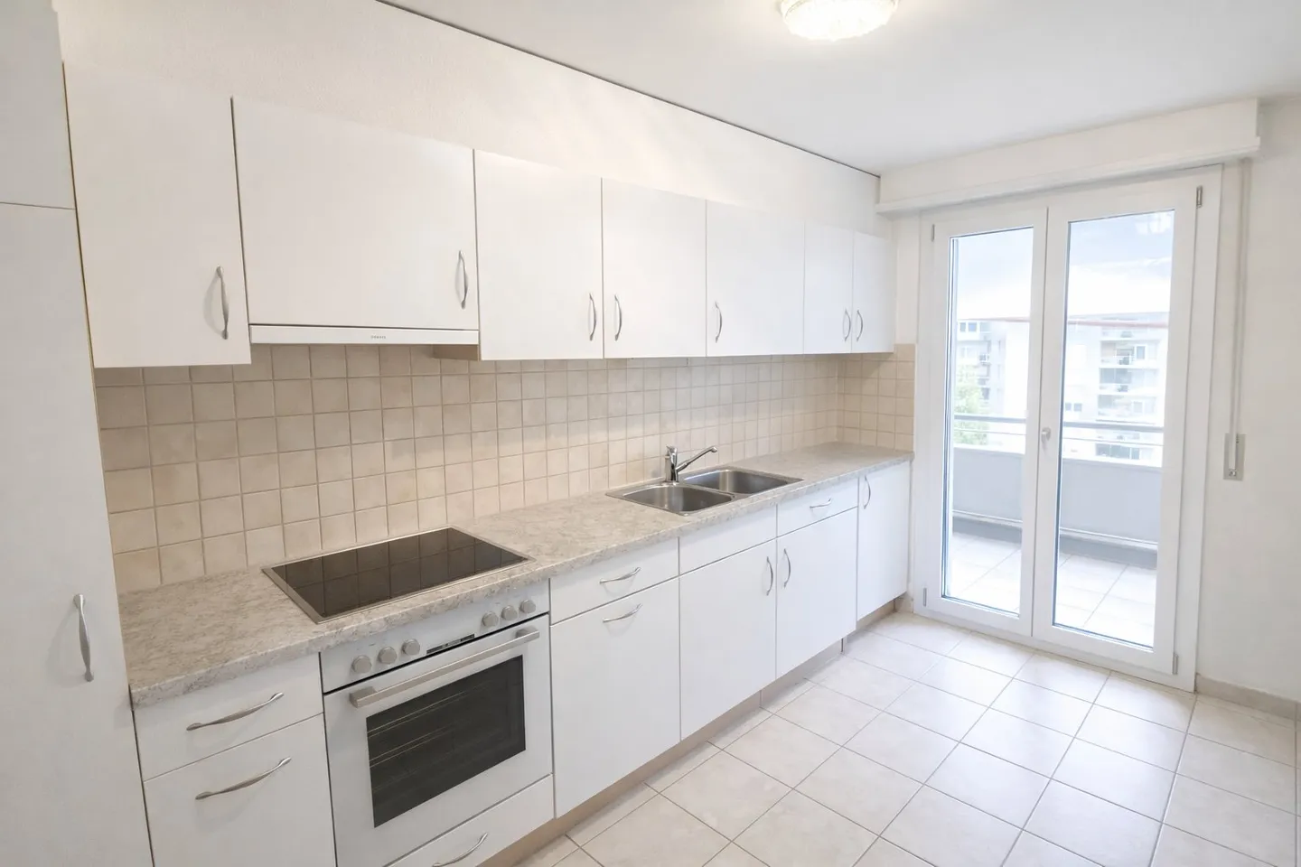 Appartement 3 pièces ensoleillé - Photo 2 sur 4