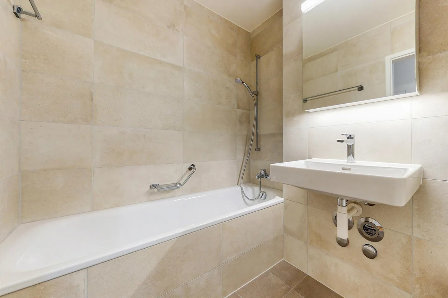 Unique and refined - Photo 9 of 11