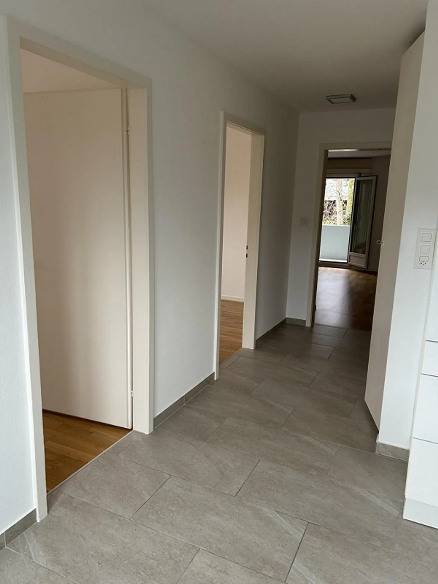 Appartamento 4.5 stanze in una posizione tranquilla - Foto 3 di 8