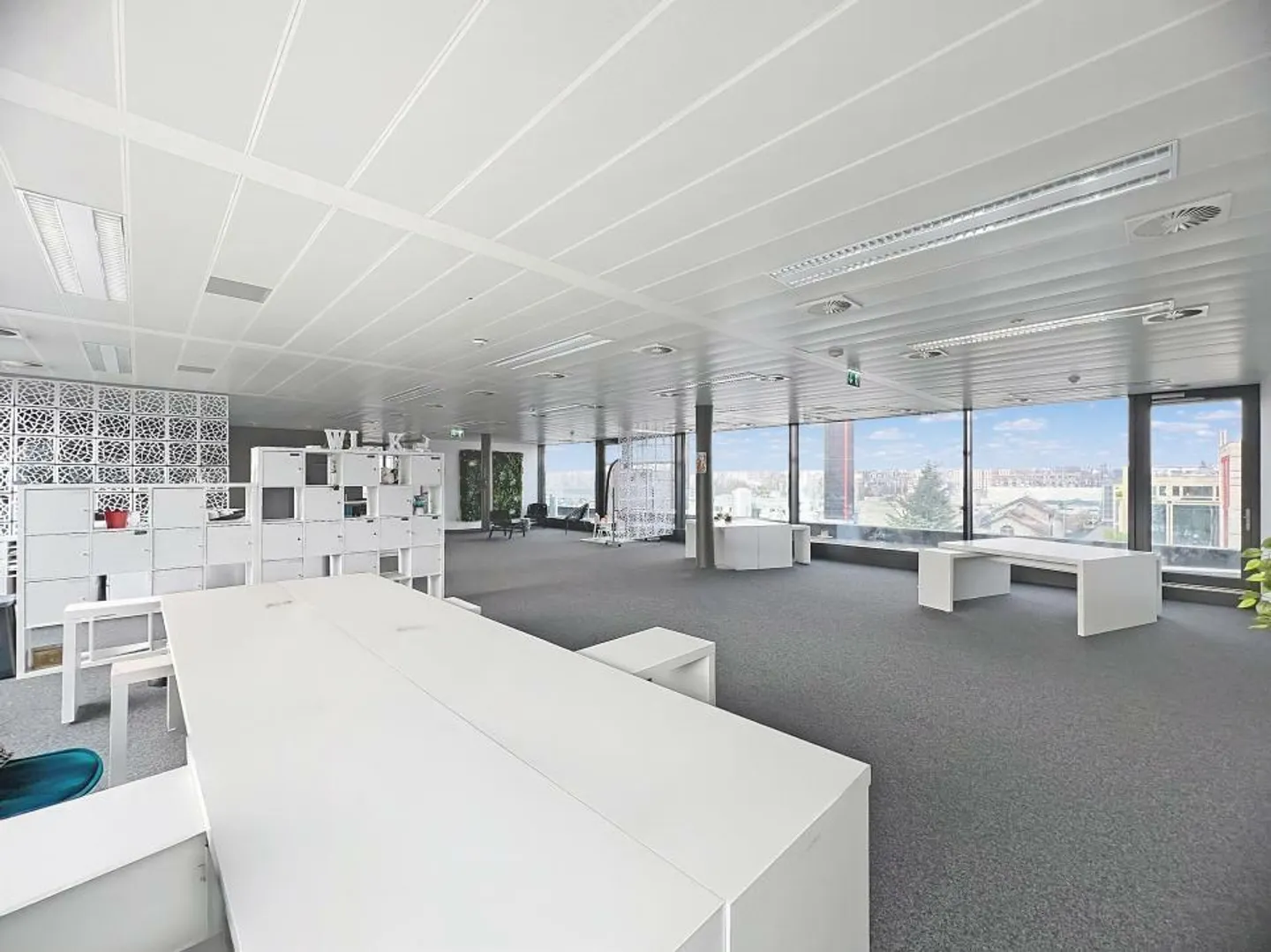 Attic workspace of 285m2 with all comforts in the heart of Lignon! - Photo 3 of 11