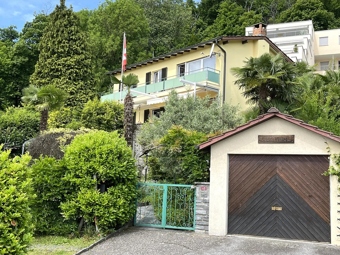 Incantevole casa familiare con vista lago - Foto 1 di 14
