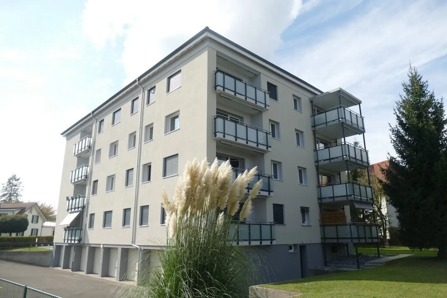 Espaces de vie lumineux & balcon ensoleillé - visitez maintenant! - Photo 1 sur 7