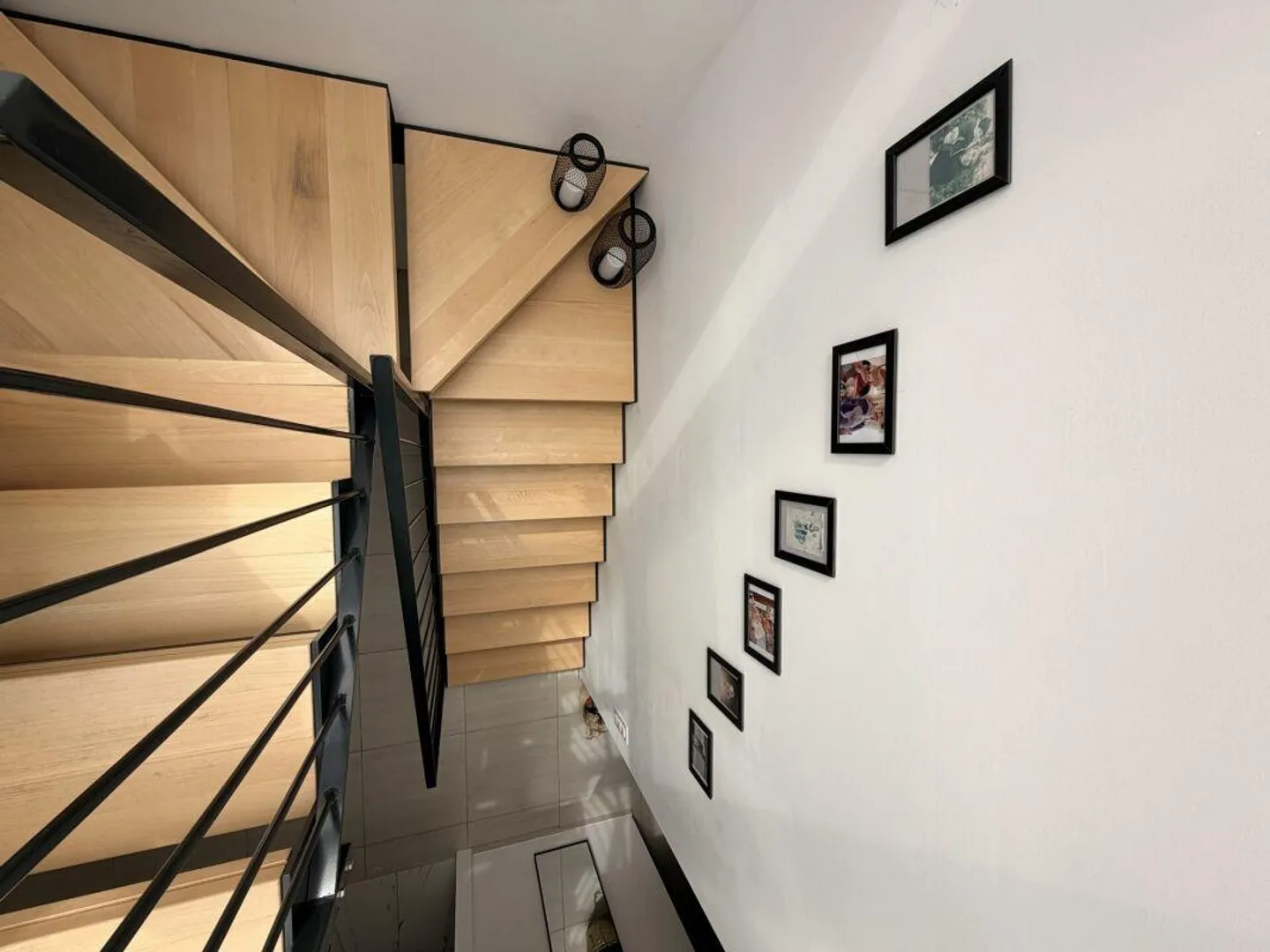 AGNO · APPARTEMENT SPACIEUX ET MODERNE DE DEUX PIÈCES AVEC TERRASSE PANORAMIQUE - Photo 1 sur 12