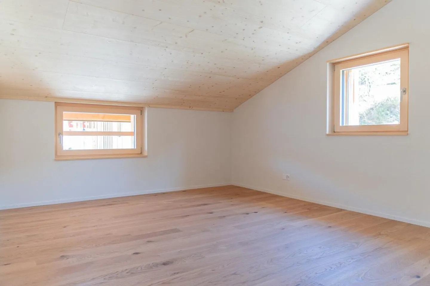 Sonnige Dachwohnung mit atemberaubendem Blick - Foto 9 von 33