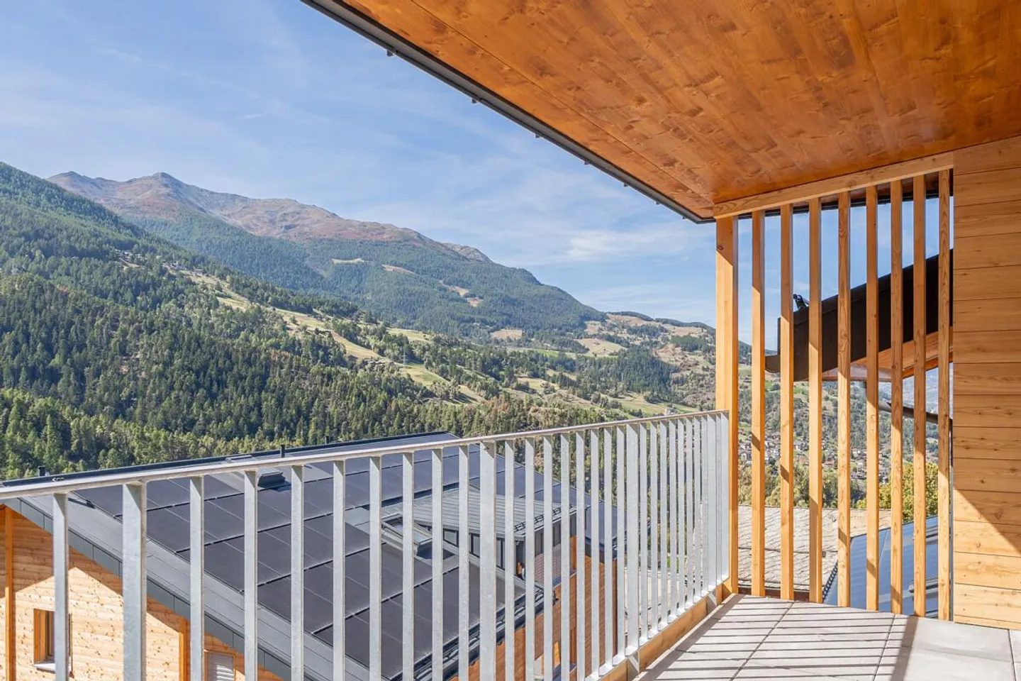 Sonnige Dachwohnung mit atemberaubendem Blick - Foto 11 von 33