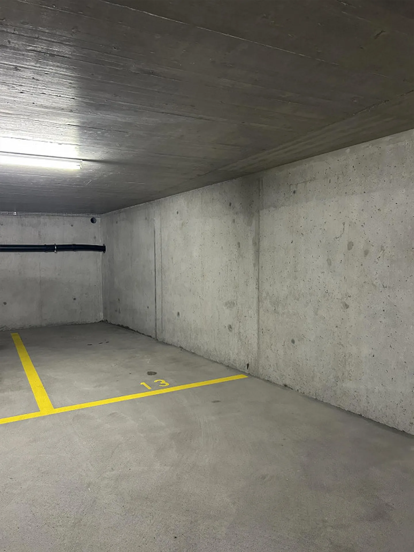 Narrow parking space for rent near Maienfeld train station - Photo 2 of 2