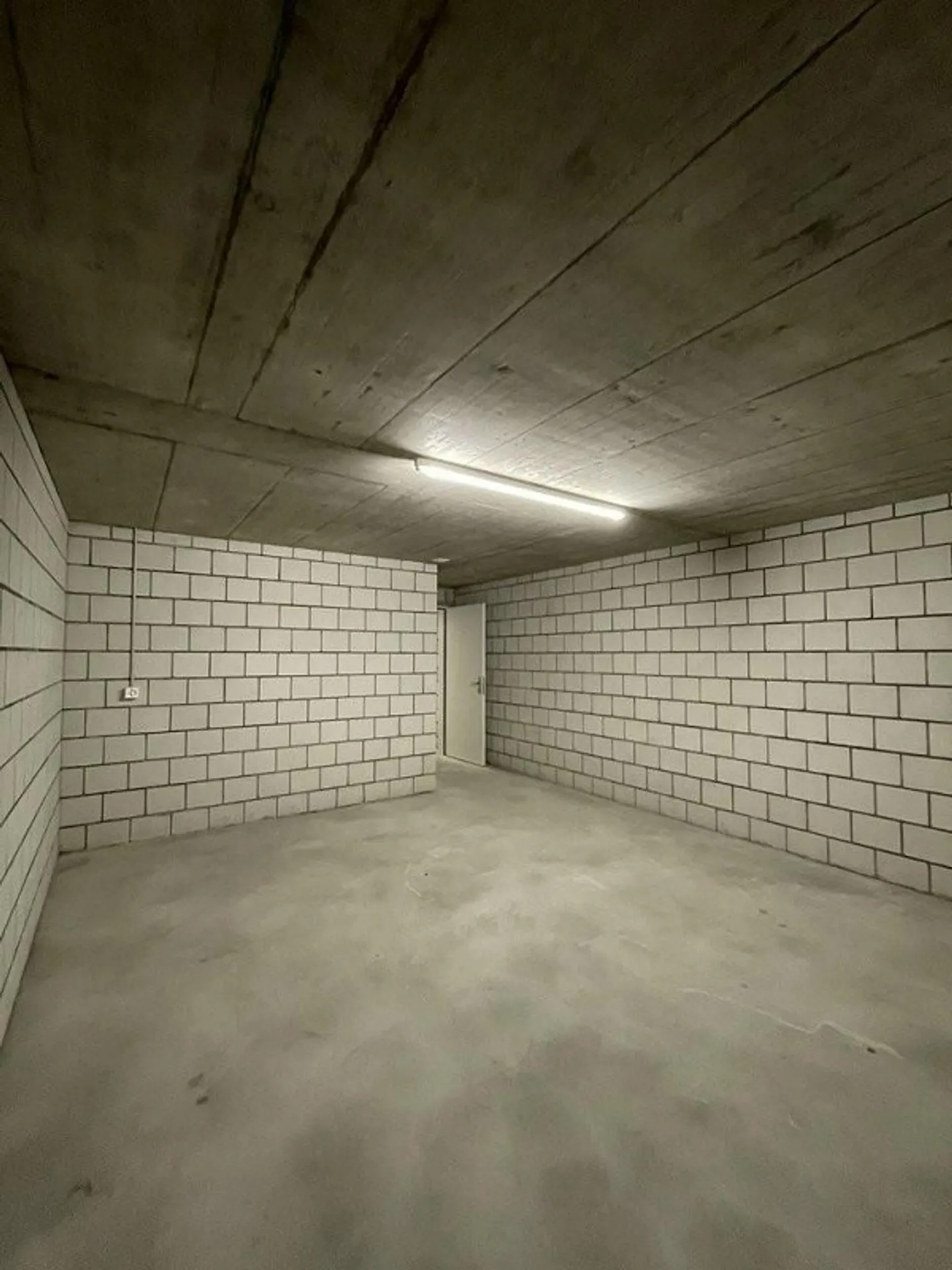 43m2 Storage or Hobby Room in Studen - Photo 1 of 3